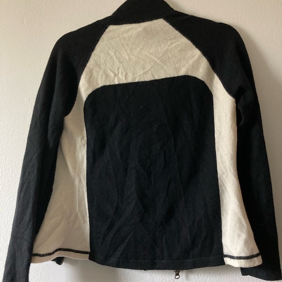 Neiman Marcus Cashmere sweater for women - Picture 2 of 2